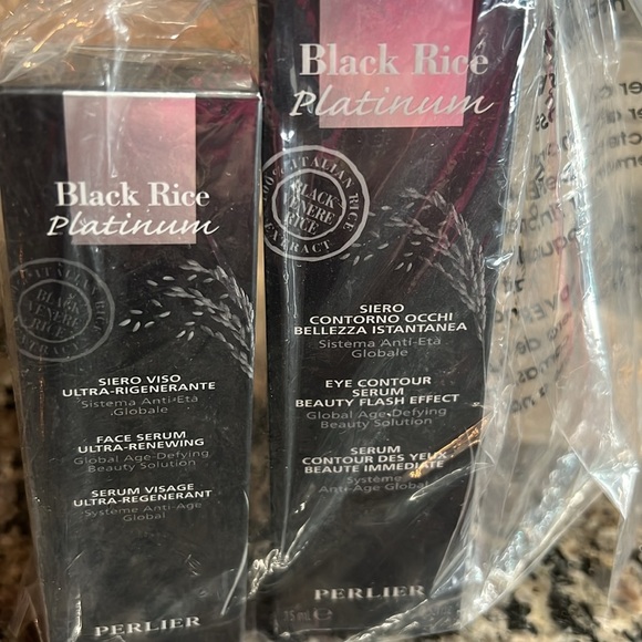 Perlier Black rice Plarinum eye contour and face serum NIB - Picture 2 of 3